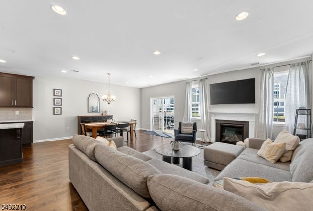 11 Cannon Dr, Pennington Boro, NJ 08534