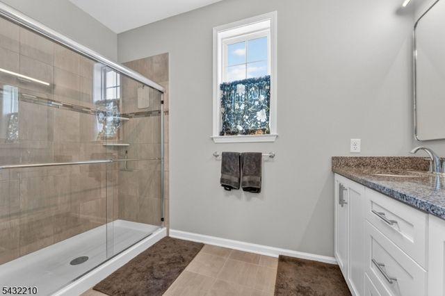 11 Cannon Dr, Pennington Boro, NJ 08534