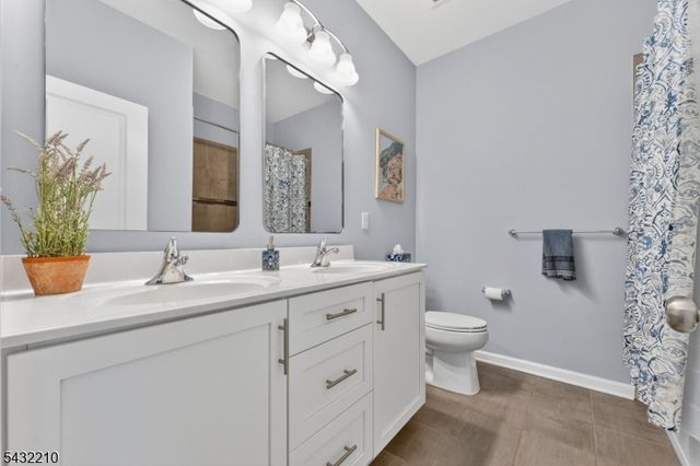 11 Cannon Dr, Pennington Boro, NJ 08534