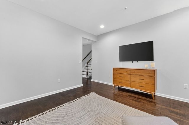 11 Cannon Dr, Pennington Boro, NJ 08534