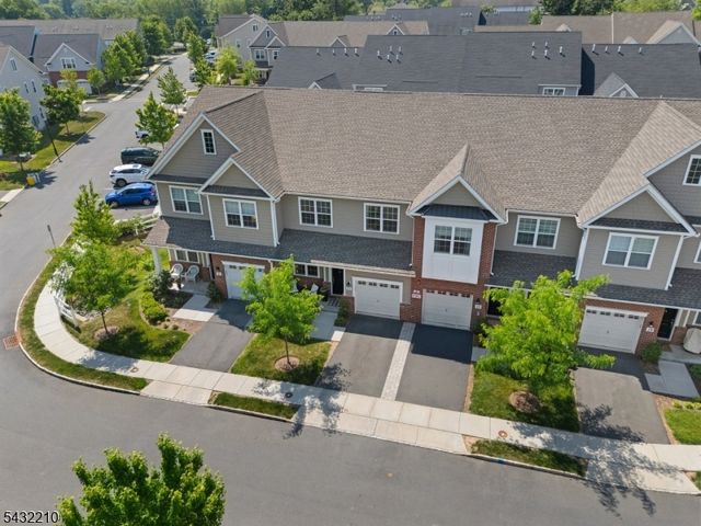11 Cannon Dr, Pennington Boro, NJ 08534