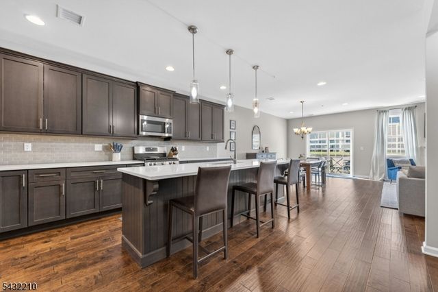 11 Cannon Dr, Pennington Boro, NJ 08534