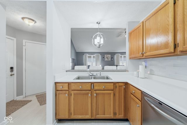 7843 Oceanline Drive, Indianapolis, IN 46214