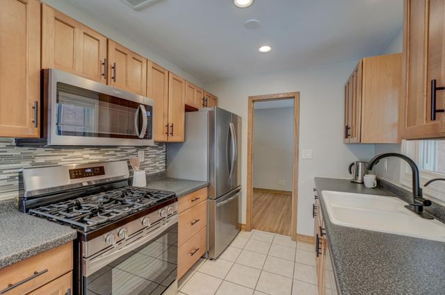 90 Finn Street S, Saint Paul, MN 55105