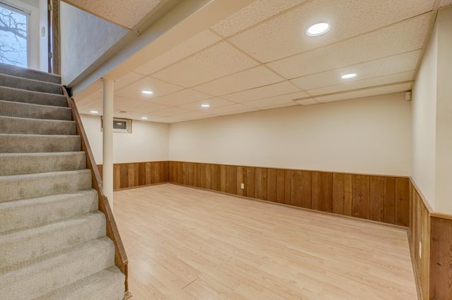 90 Finn Street S, Saint Paul, MN 55105