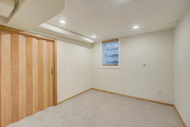 90 Finn Street S, Saint Paul, MN 55105