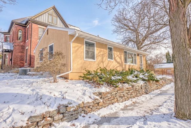 90 Finn Street S, Saint Paul, MN 55105