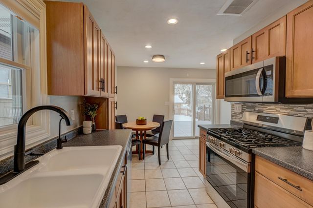 90 Finn Street S, Saint Paul, MN 55105