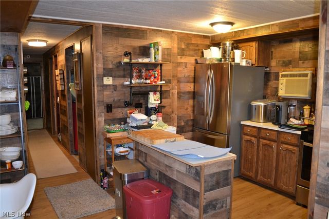229 Lake Shore Terrace, Warren, OH 44481