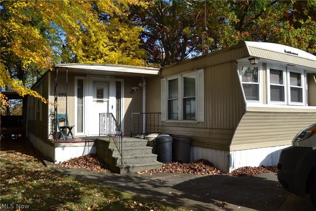 229 Lake Shore Terrace, Warren, OH 44481