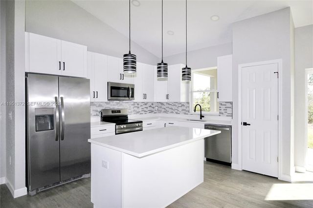 7335 Domenico St, Sebring, FL 33872