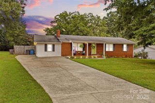 1128 Fulton Drive, Statesville, NC 28677