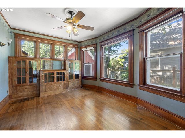 2022 N WILLAMETTE Blvd, Portland, OR 97217