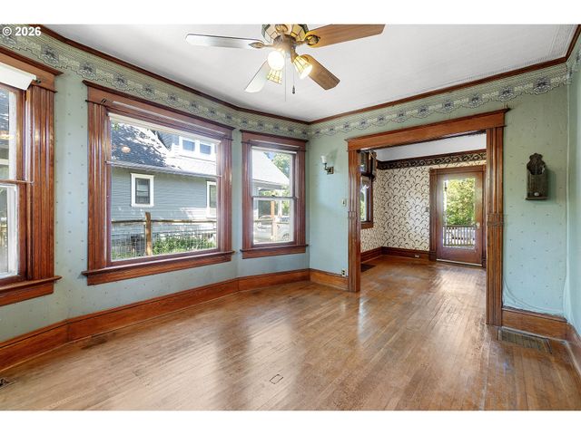 2022 N WILLAMETTE Blvd, Portland, OR 97217