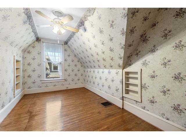 2022 N WILLAMETTE Blvd, Portland, OR 97217