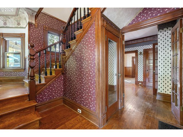2022 N WILLAMETTE Blvd, Portland, OR 97217