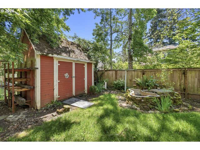 2022 N WILLAMETTE Blvd, Portland, OR 97217