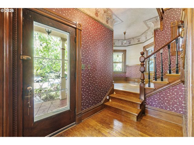 2022 N WILLAMETTE Blvd, Portland, OR 97217