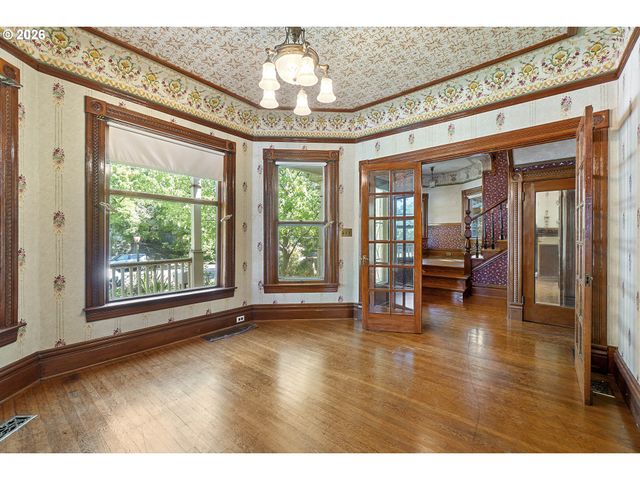 2022 N WILLAMETTE Blvd, Portland, OR 97217