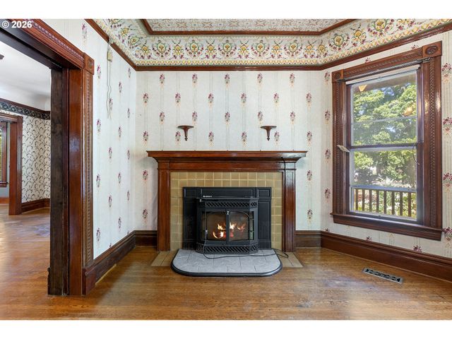 2022 N WILLAMETTE Blvd, Portland, OR 97217
