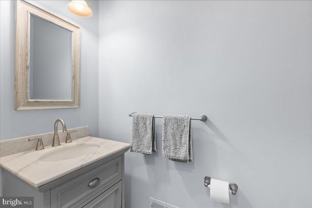 311 SAINT JAMES DR, Langhorne, PA 19047