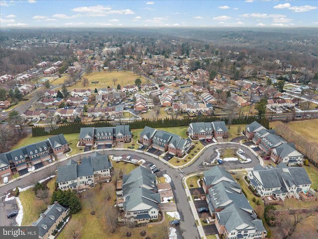 311 SAINT JAMES DR, Langhorne, PA 19047