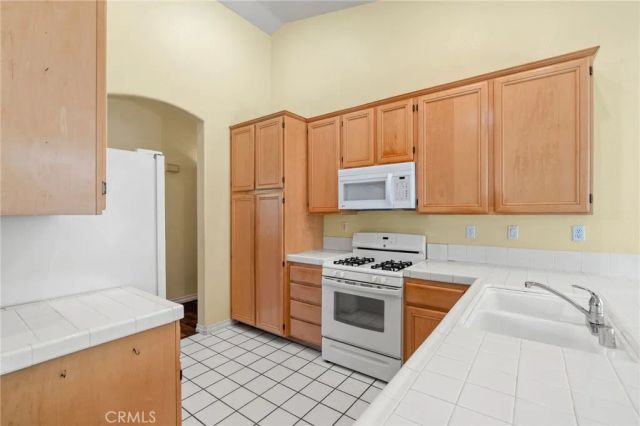 943 Sarazen, Hemet, CA 92543