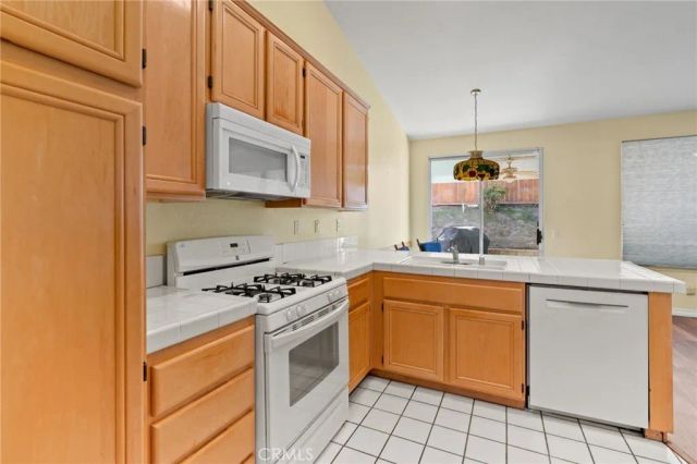 943 Sarazen, Hemet, CA 92543
