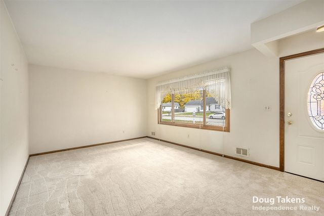 1129 Elmwood Drive, Jenison, MI 49428