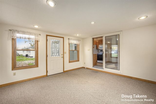 1129 Elmwood Drive, Jenison, MI 49428