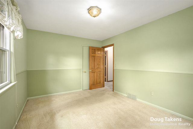 1129 Elmwood Drive, Jenison, MI 49428