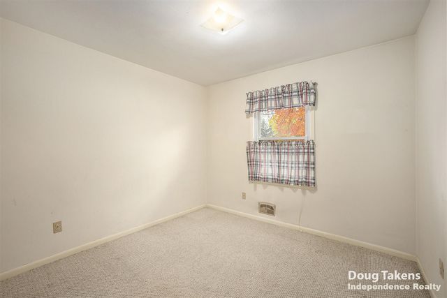 1129 Elmwood Drive, Jenison, MI 49428