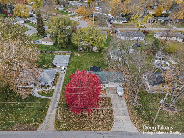 1129 Elmwood Drive, Jenison, MI 49428