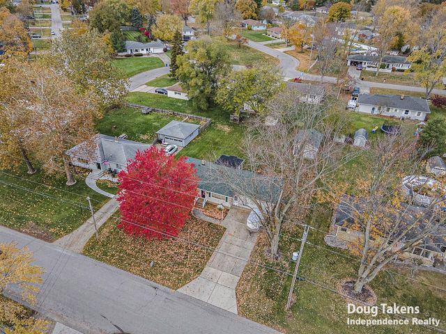 1129 Elmwood Drive, Jenison, MI 49428