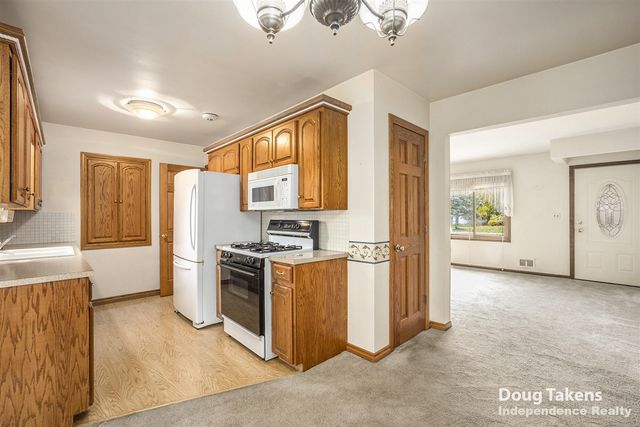 1129 Elmwood Drive, Jenison, MI 49428