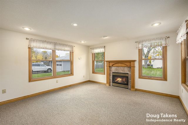 1129 Elmwood Drive, Jenison, MI 49428