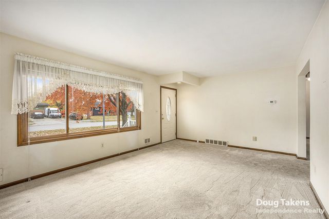 1129 Elmwood Drive, Jenison, MI 49428