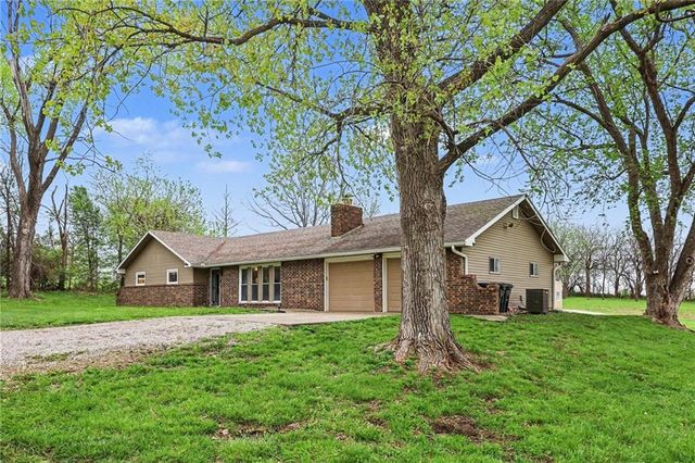 17813 Thompson Road, Holt, MO 64048