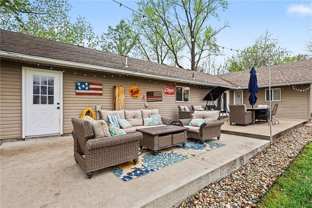 17813 Thompson Road, Holt, MO 64048
