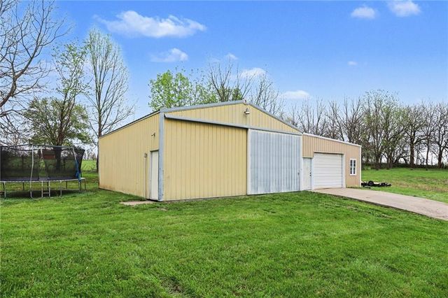 17813 Thompson Road, Holt, MO 64048