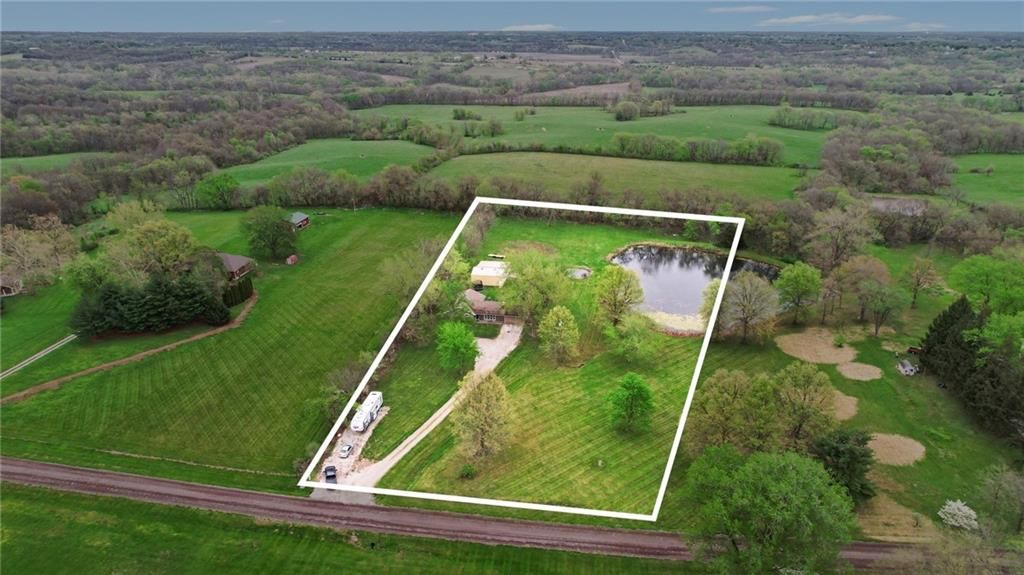17813 Thompson Road, Holt, MO 64048