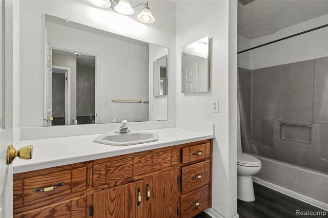 24419 Bashian Drive, Novi, MI 48375