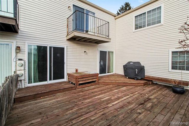 24419 Bashian Drive, Novi, MI 48375