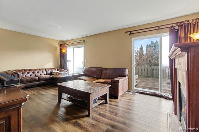 24419 Bashian Drive, Novi, MI 48375