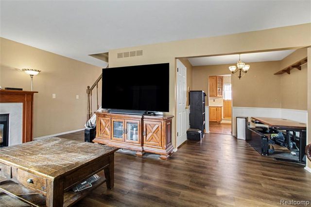 24419 Bashian Drive, Novi, MI 48375