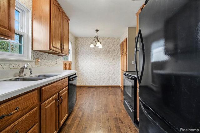 24419 Bashian Drive, Novi, MI 48375