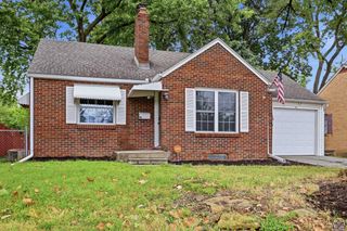 2415 SW Beverly CT, Topeka, KS 66611