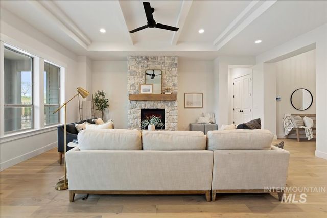 232 S Fusion Ave, Kuna, ID 83634