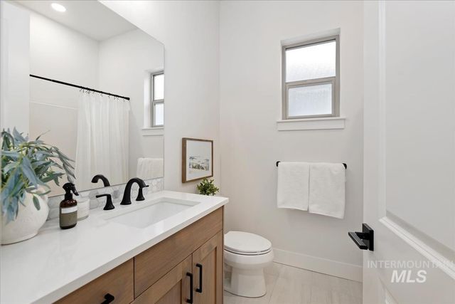 232 S Fusion Ave, Kuna, ID 83634