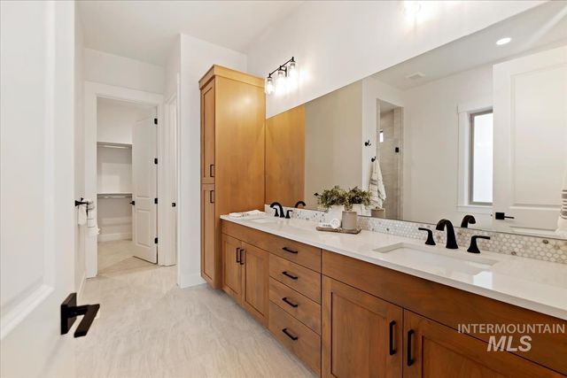 232 S Fusion Ave, Kuna, ID 83634